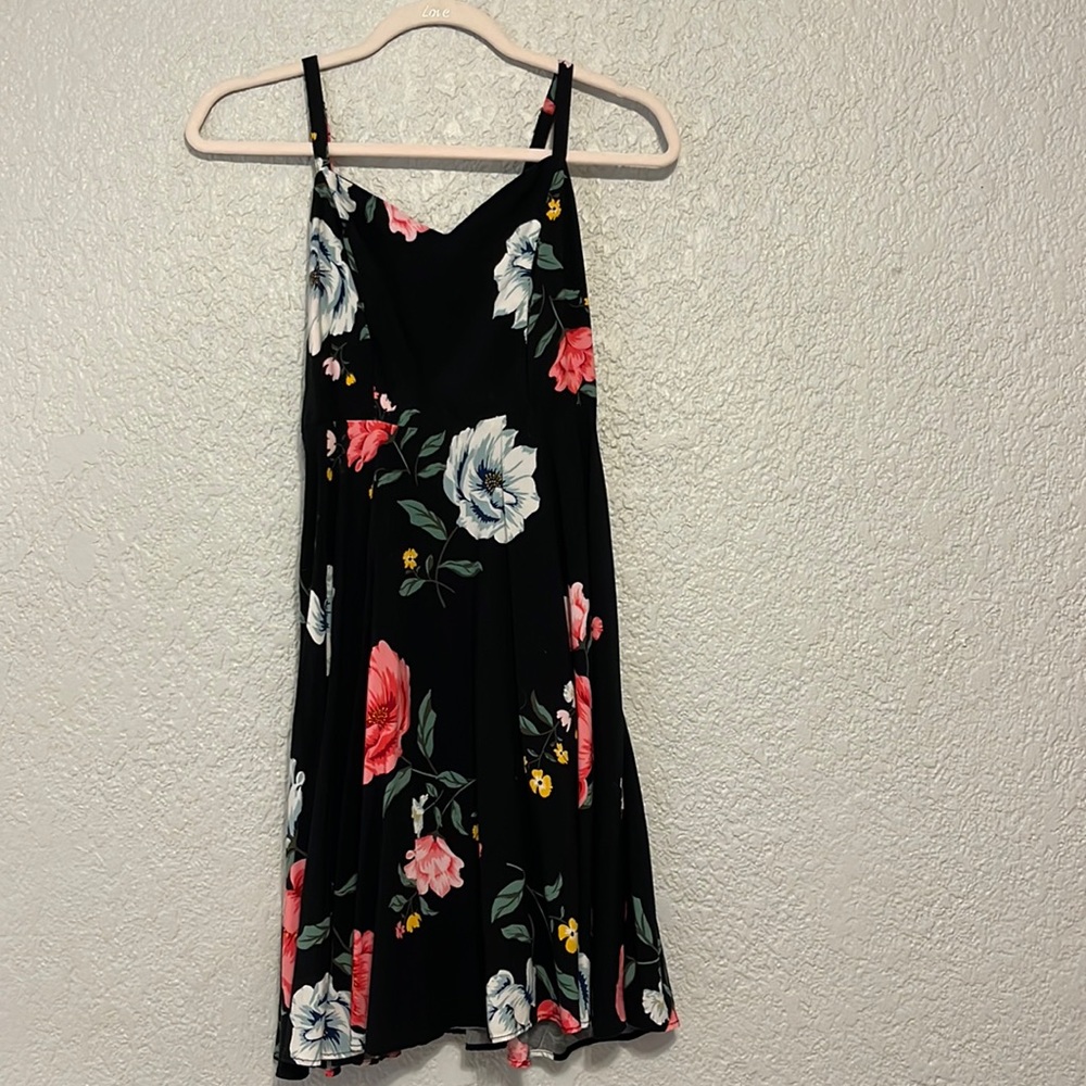 Old Navy Black Flowered dress Size Women XS